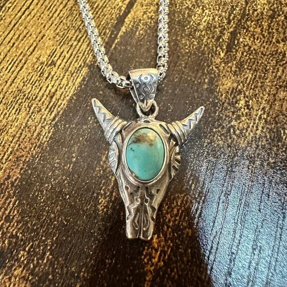 Boho Turquoise-Embellished Cow Skull Chain Necklace: 18" Sterling Silver Elegan - Picture 1 of 11